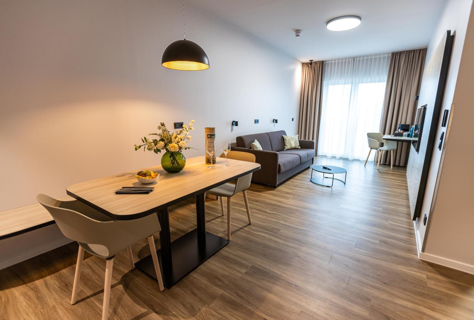 Platzhirsch Living Hotel เคลช์เตอร์บัค ภายนอก รูปภาพ